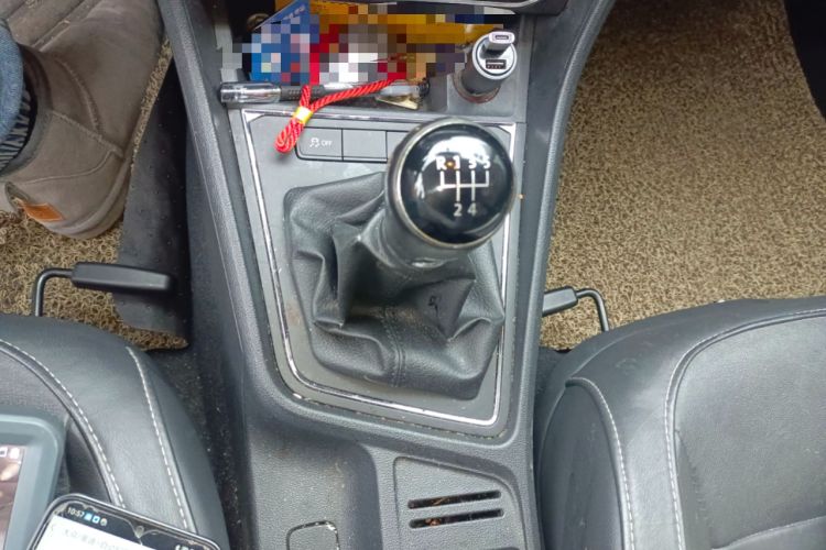 Used Volkswagen Lavida 2015 1.6L Manual Comfort Edition Gear Lever
