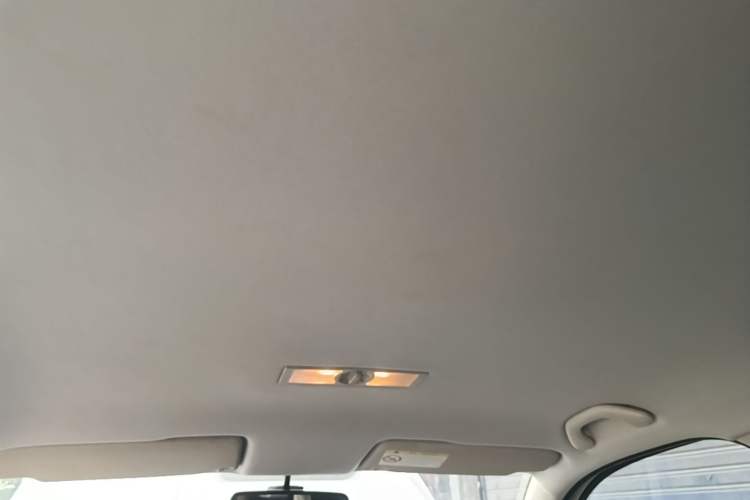 Used Volkswagen Lavida 2015 1.6L Automatic Fashion Edition Headliner