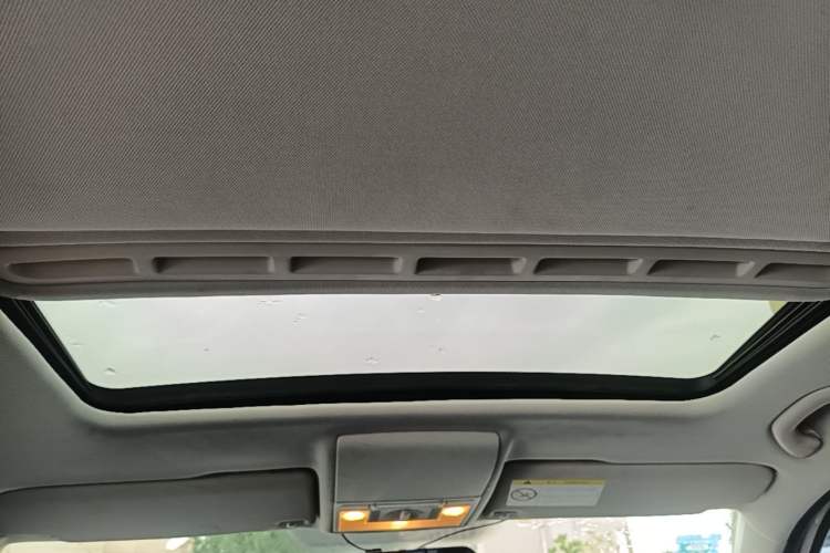 Used Volkswagen Lavida 2015 1.6L Automatic Comfort Edition Headliner