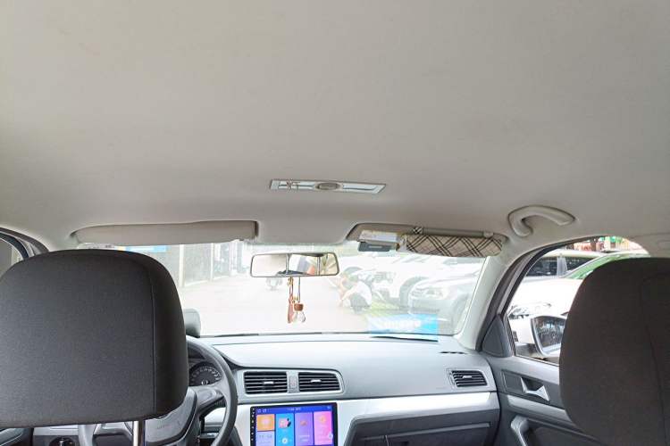 Used Volkswagen Lavida 2015 1.6L Automatic Fashion Edition Headliner