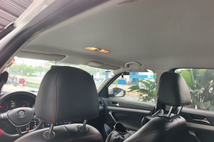 Used Volkswagen Lavida 2015 1.6L Manual Fashion Edition Headliner
