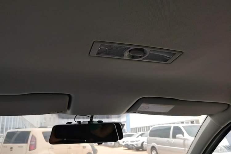 Used Volkswagen Lavida 2015 1.6L Automatic Fashion Edition Headliner