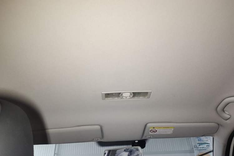 Used Volkswagen Lavida 2015 1.6L Automatic Fashion Edition Headliner