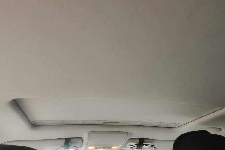 Used Volkswagen Lavida 2015 1.6L Manual Comfort Edition Headliner
