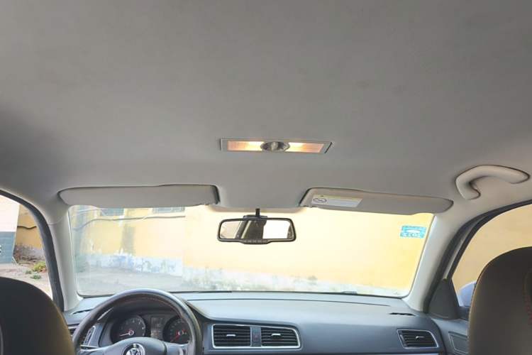 Used Volkswagen Lavida 2015 1.6L Automatic Fashion Edition Headliner