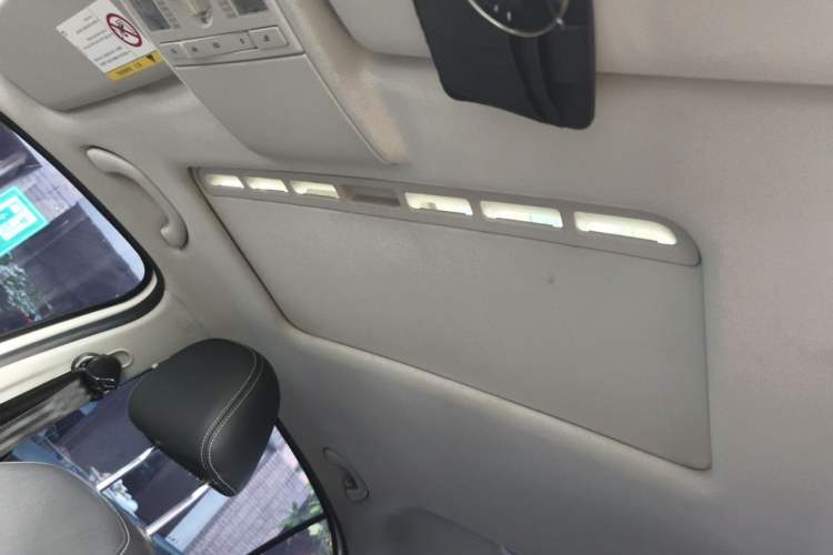 Used Volkswagen Lavida 2015 1.6L Automatic Comfort Edition Headliner