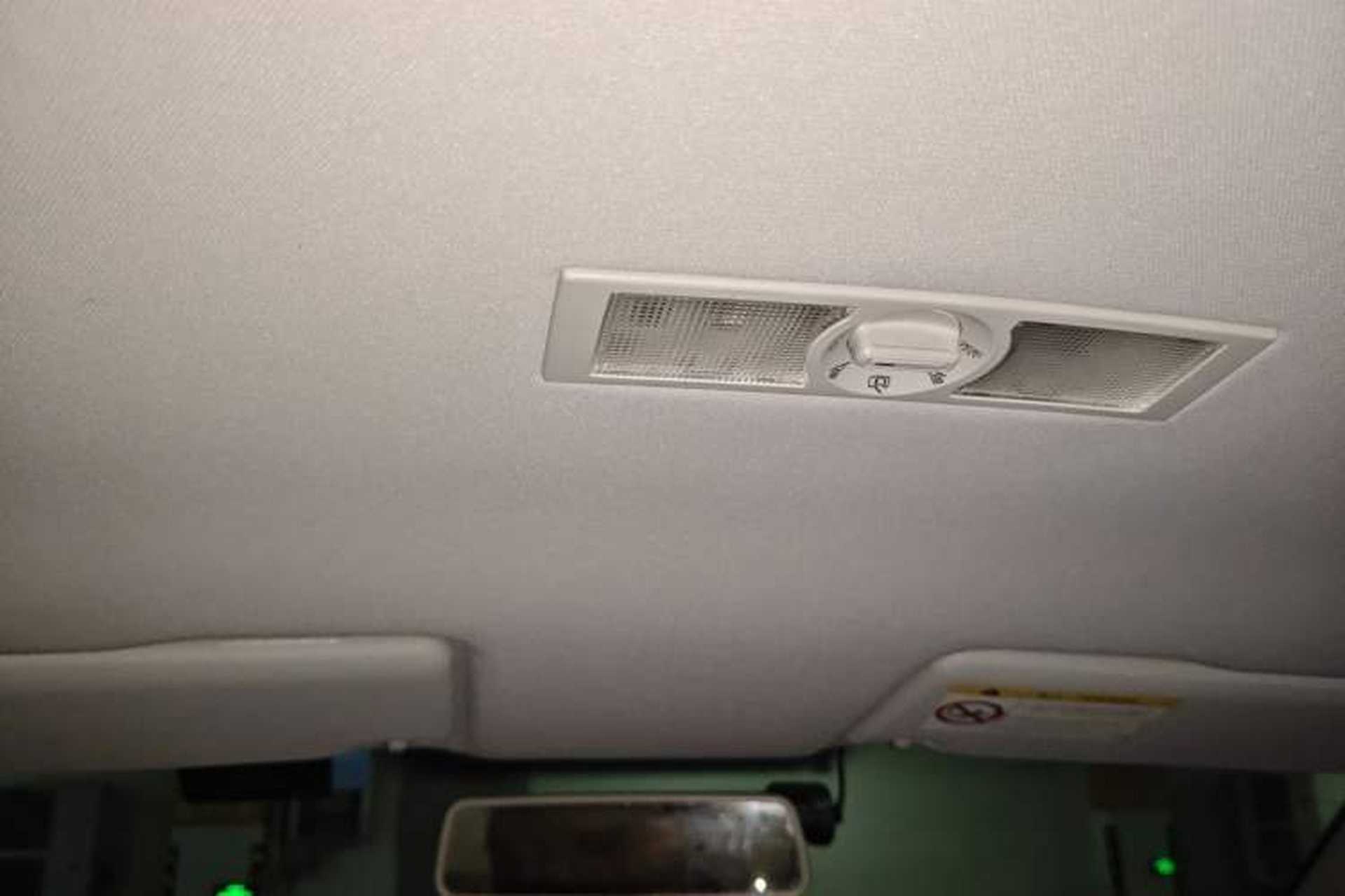 Used Volkswagen Lavida 2015 1.6L Manual Fashion Edition Headliner