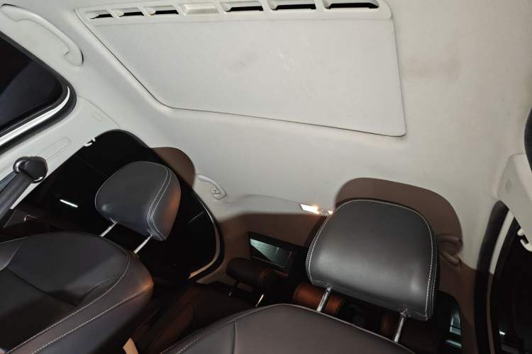 Used Volkswagen Lavida 2015 1.6L Automatic Comfort Edition Headliner