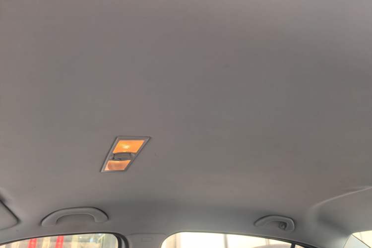 Used Volkswagen Lavida 2015 1.6L Automatic Fashion Edition Headliner