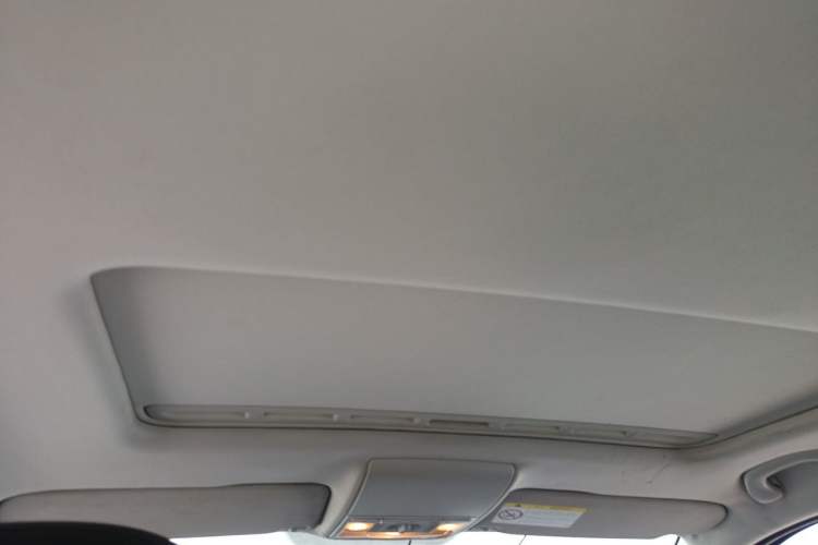 Used Volkswagen Lavida 2015 1.6L Automatic Comfort Edition Headliner