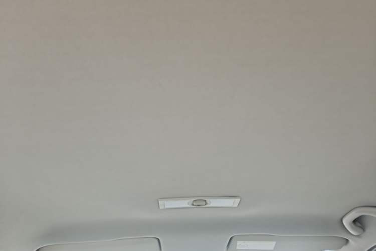 Used Volkswagen Lavida 2015 1.6L Automatic Fashion Edition Headliner