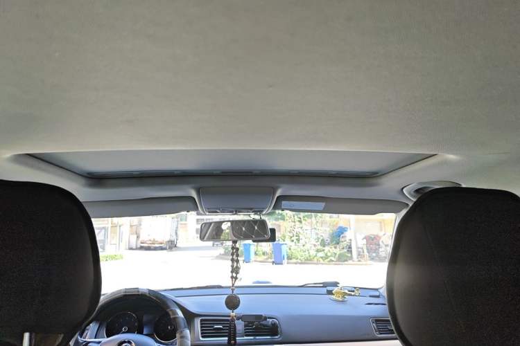 Used Volkswagen Lavida 2015 1.6L Automatic Comfort Edition Headliner
