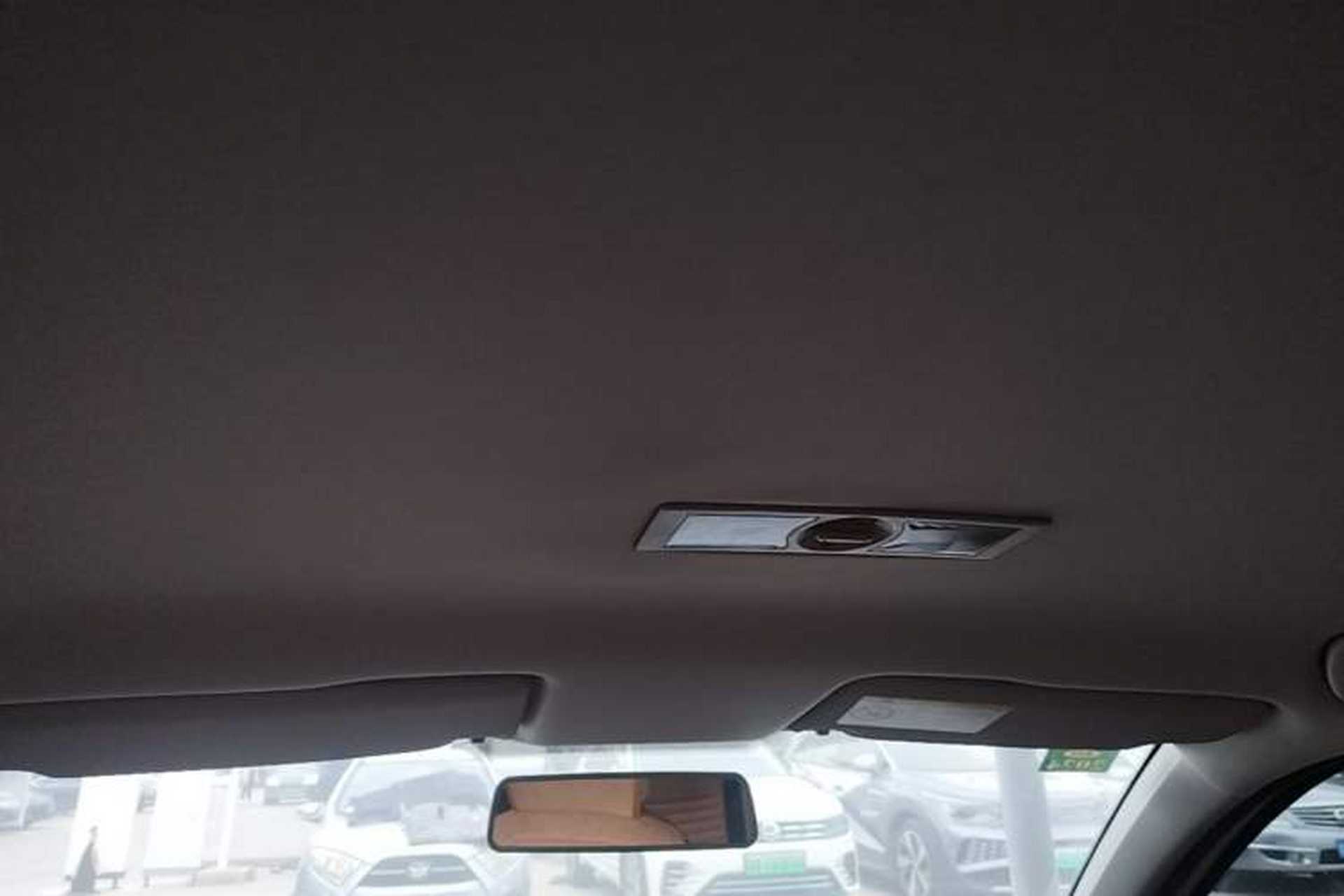 Used Volkswagen Lavida 2015 1.6L Manual Fashion Edition Headliner