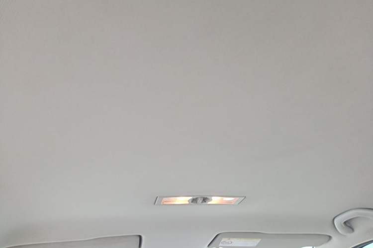 Used Volkswagen Lavida 2015 1.6L Automatic Fashion Edition Headliner