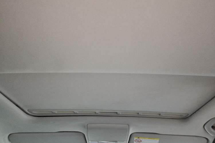 Used Volkswagen Lavida 2015 1.6L Automatic Comfort Edition Headliner