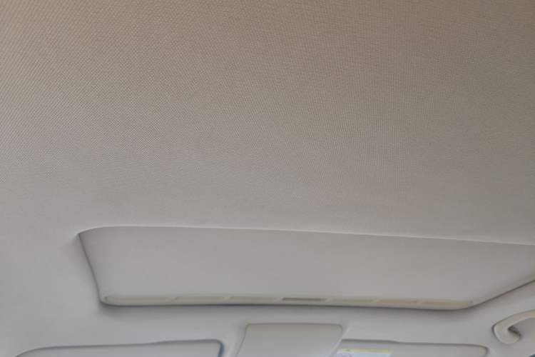 Used Volkswagen Lavida 2015 1.6L Automatic Comfort Edition Headliner