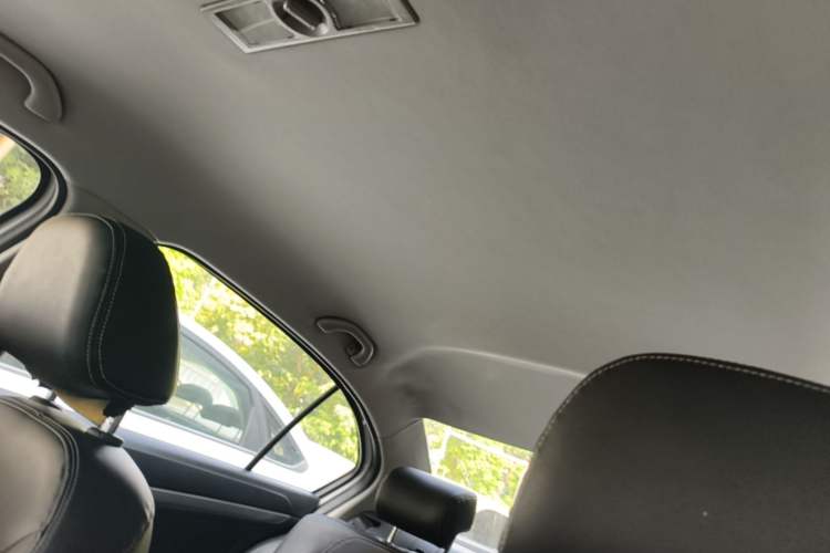 Used Volkswagen Lavida 2015 1.6L Automatic Fashion Edition Headliner