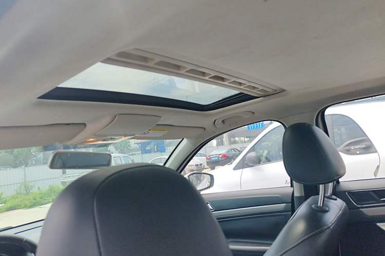 Used Volkswagen Lavida 2015 1.6L Automatic Comfort Edition Headliner