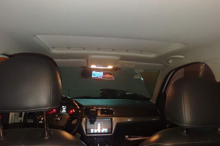 Used Volkswagen Lavida 2015 1.6L Automatic Comfort Edition Headliner
