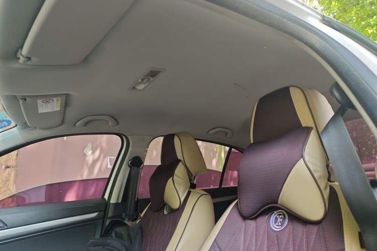 Used Volkswagen Lavida 2015 1.6L Manual Fashion Edition Headliner