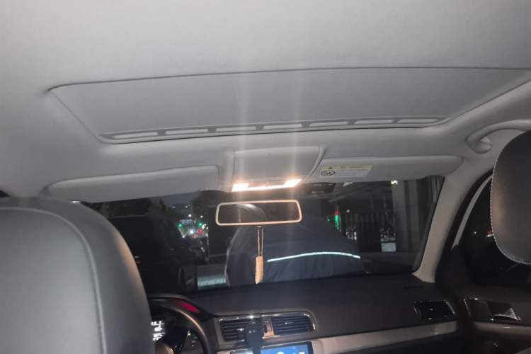 Used Volkswagen Lavida 2015 1.6L Automatic Comfort Edition Headliner
