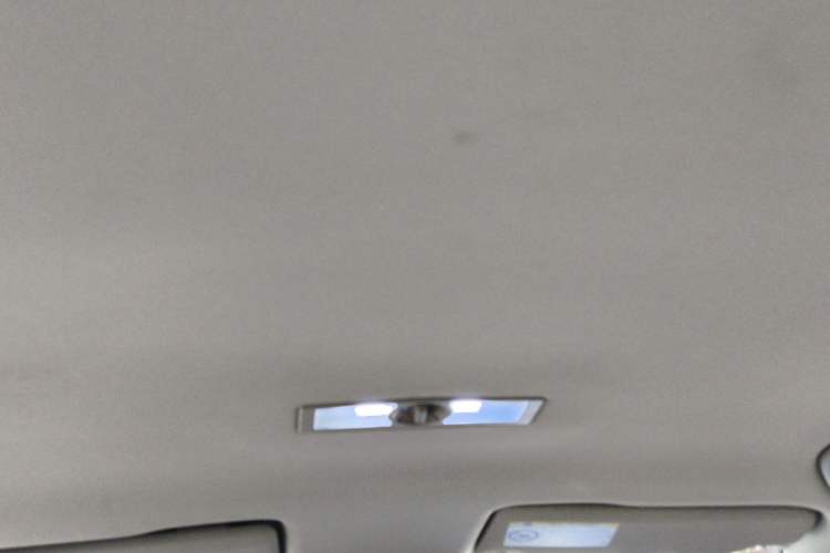 Used Volkswagen Lavida 2015 1.6L Automatic Fashion Edition Headliner