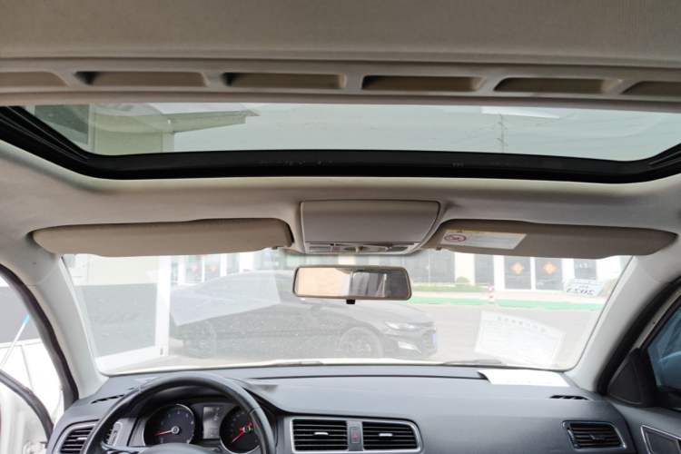 Used Volkswagen Lavida 2015 1.6L Automatic Comfort Edition Headliner