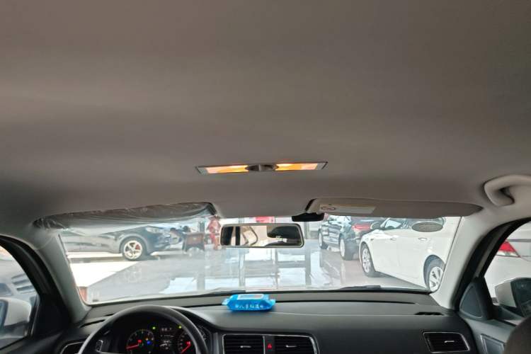 Used Volkswagen Lavida 2015 1.6L Automatic Fashion Edition Headliner