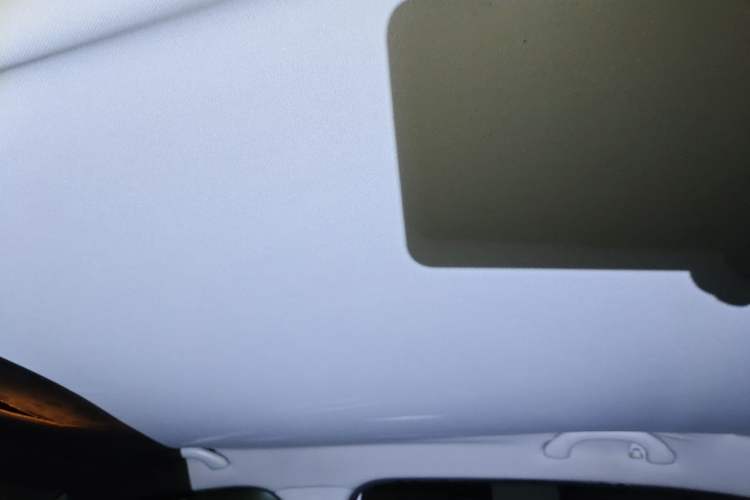 Used Volkswagen Lavida 2015 1.6L Automatic Fashion Edition Headliner