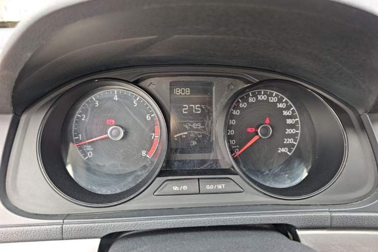 Used Volkswagen Lavida 2015 1.6L Manual Fashion Edition Instrument Cluster