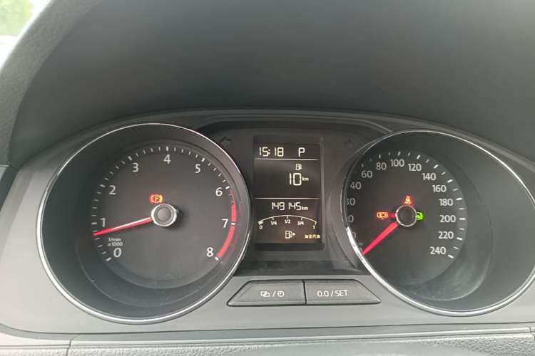 Used Volkswagen Lavida 2015 1.6L Automatic Comfort Edition Instrument Cluster