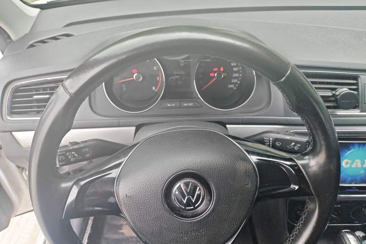 Used Volkswagen Lavida 2015 1.6L Automatic Comfort Edition Instrument Cluster