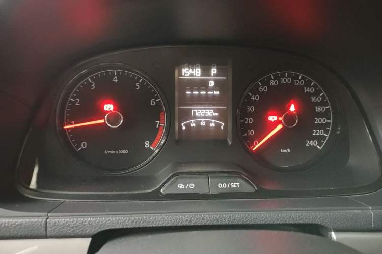 Used Volkswagen Lavida 2015 1.6L Automatic Fashion Edition Instrument Cluster