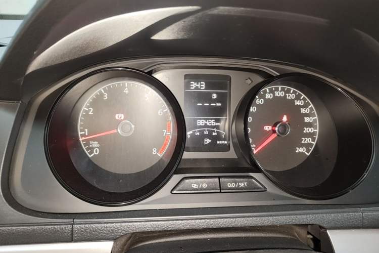 Used Volkswagen Lavida 2015 1.6L Manual Fashion Edition Instrument Cluster