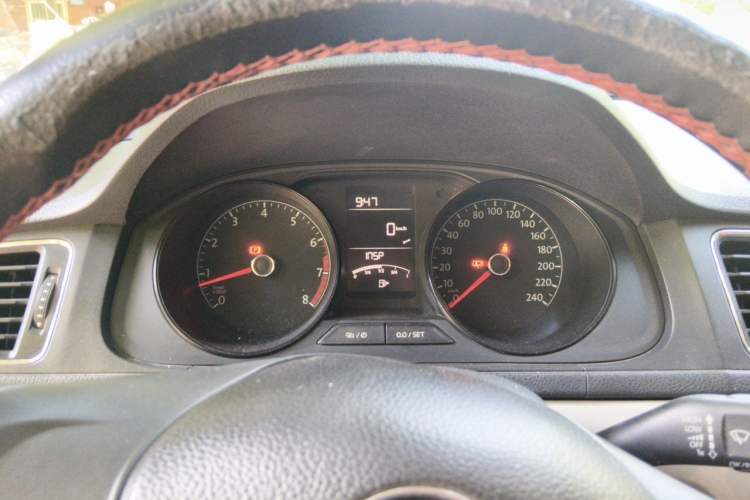 Used Volkswagen Lavida 2015 1.6L Manual Fashion Edition Instrument Cluster