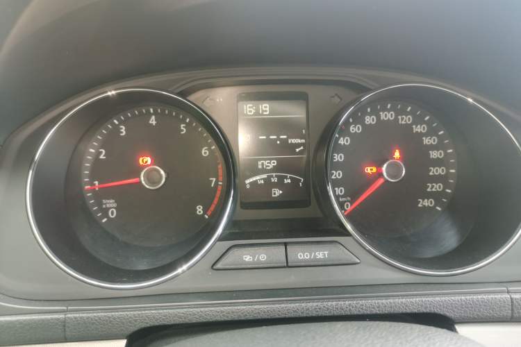 Used Volkswagen Lavida 2015 230TSI Manual Comfort Edition Instrument Cluster