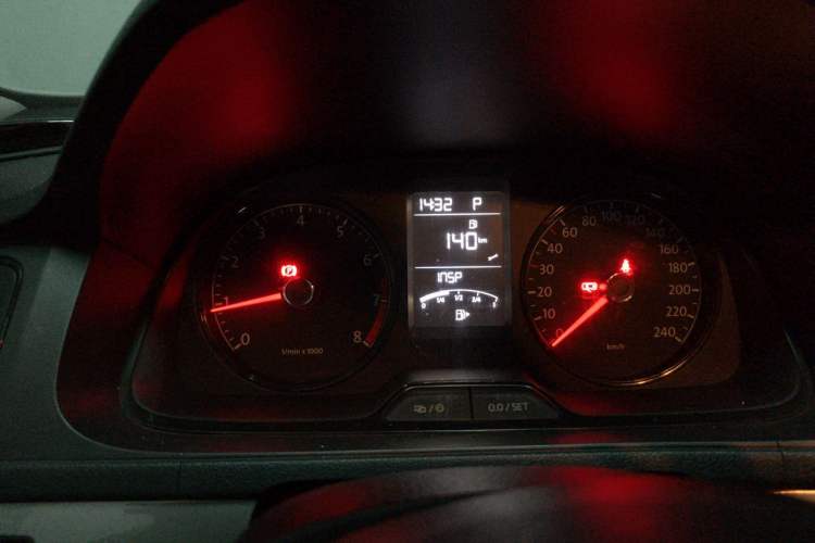 Used Volkswagen Lavida 2015 1.6L Automatic Fashion Edition Instrument Cluster