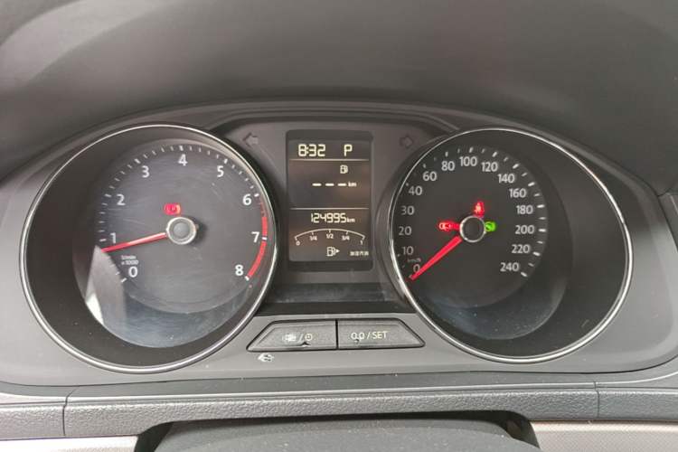 Used Volkswagen Lavida 2015 230TSI DSG Comfort Edition Instrument Cluster