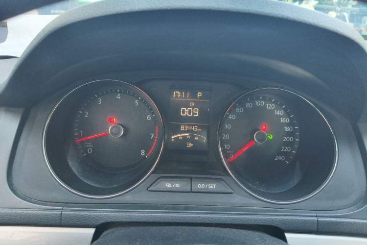Used Volkswagen Lavida 2015 230TSI DSG Comfort Edition Instrument Cluster
