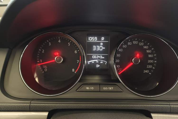 Used Volkswagen Lavida 2015 230TSI DSG Luxury Edition Instrument Cluster