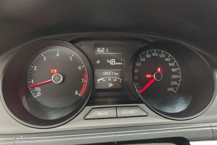 Used Volkswagen Lavida 2015 1.6L Manual Fashion Edition Instrument Cluster