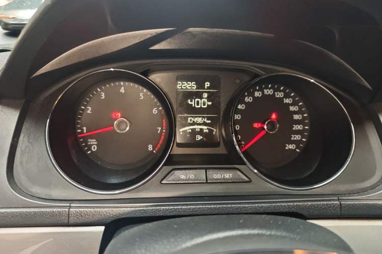 Used Volkswagen Lavida 2015 1.6L Automatic Comfort Edition Instrument Cluster
