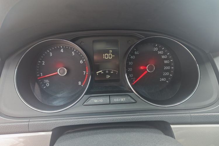 Used Volkswagen Lavida 2015 1.6L Manual Comfort Edition Instrument Cluster