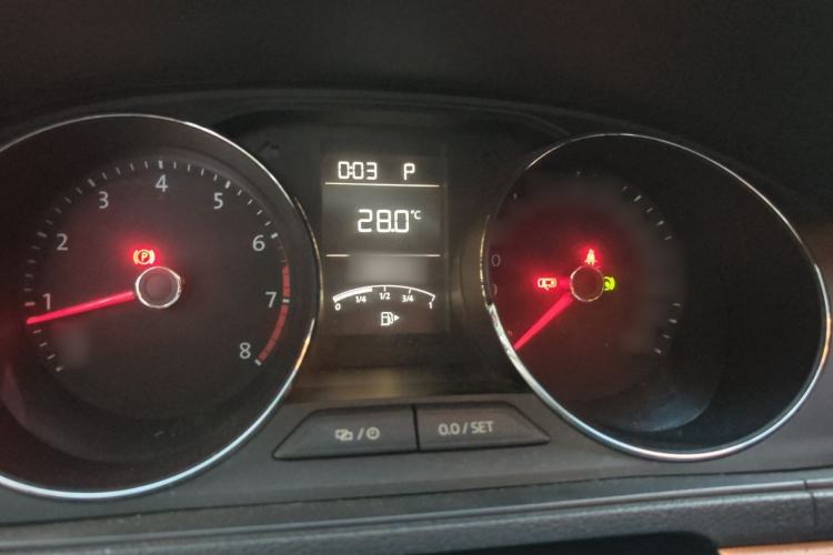 Used Volkswagen Lavida 2015 1.6L Automatic Comfort Edition Instrument Cluster