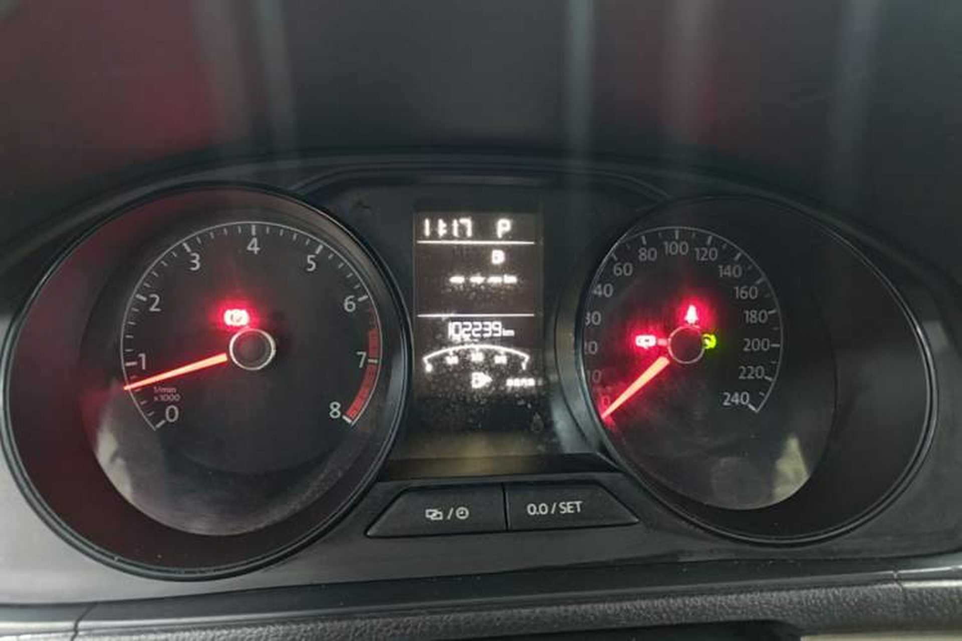 Used Volkswagen Lavida 2015 1.6L Automatic Fashion Edition Instrument Cluster