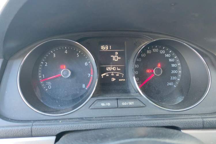 Used Volkswagen Lavida 2015 1.6L Manual Comfort Edition Instrument Cluster
