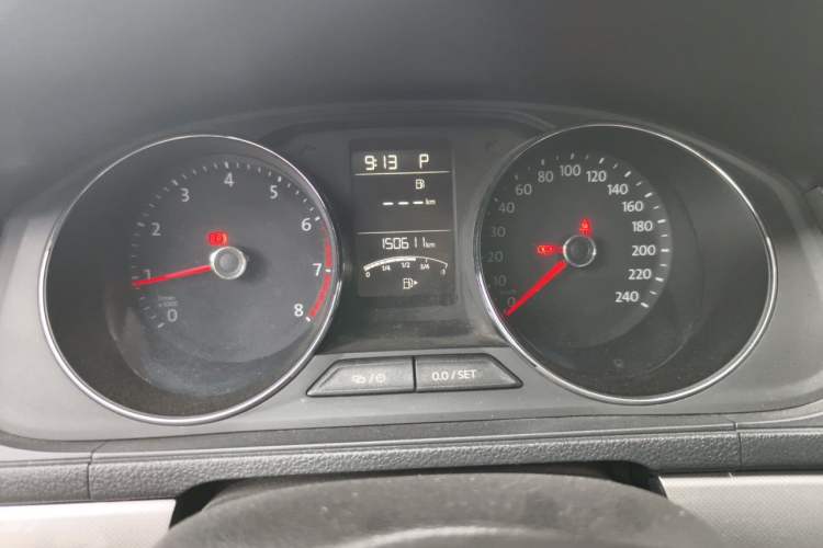 Used Volkswagen Lavida 2015 1.6L Automatic Comfort Edition Instrument Cluster
