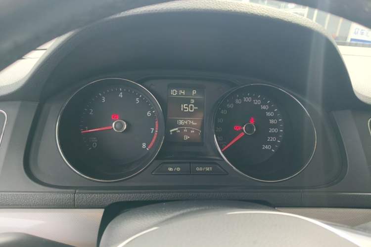 Used Volkswagen Lavida 2015 1.6L Automatic Comfort Edition Instrument Cluster
