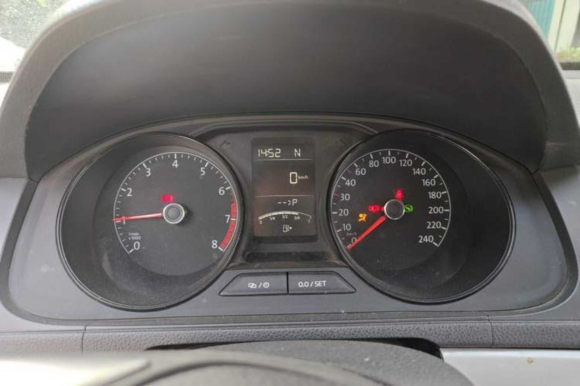 Used Volkswagen Lavida 2015 1.6L Automatic Fashion Edition Instrument Cluster