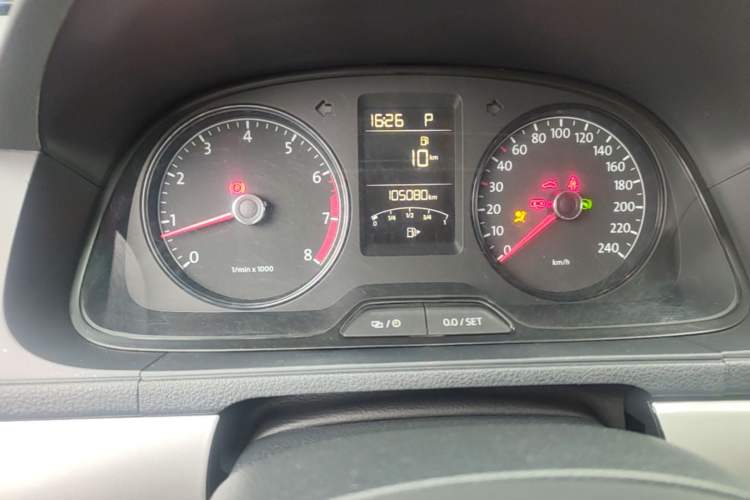 Used Volkswagen Lavida 2015 1.6L Automatic Fashion Edition Instrument Cluster
